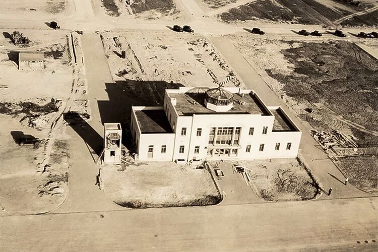 正在建造中的1929年客运大楼的鸟瞰图。