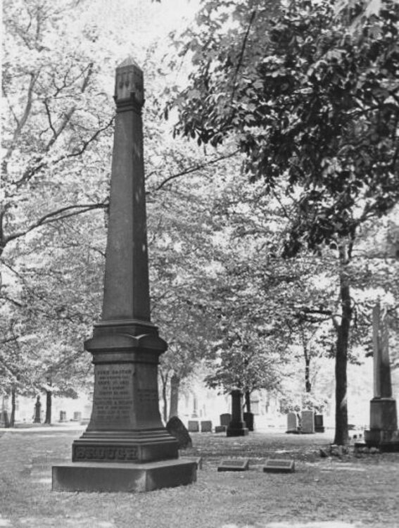 约翰·布劳，最后一位内战时期的俄亥俄州州长，于1865年葬在伍德兰。