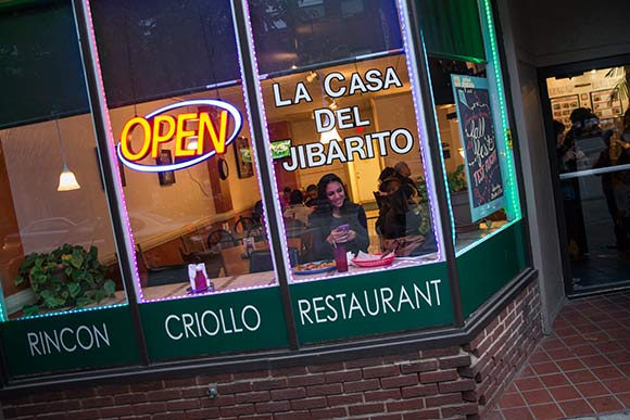 底特律大街上的La Casa Del Jibarito餐馆