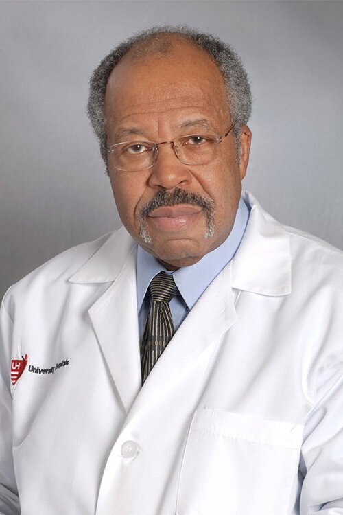 大学医院(University Hospitals)高血压临床项目主任杰克逊·赖特(Jackson Wright)医生几十年来一直在推动更多的少数族裔参与临床试验，因为这些结果可能意味着黑人患者得到更好的治疗。