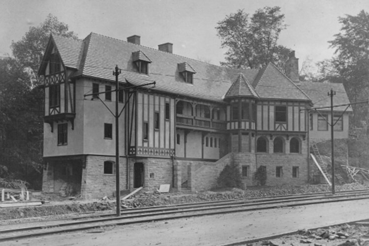1917年巴顿·r·戴明故居的历史照片。