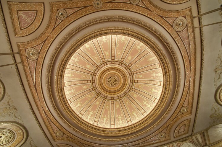 宫殿剧院天花板细节