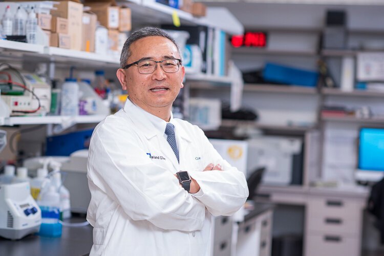 全球病原体研究和人类健康中心由郑宰博士领导。
