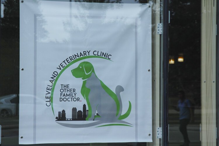 克利夫兰兽医诊所在欧euclid大街8069号营业。
