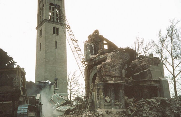 1976年圣艾格尼丝教堂的拆除